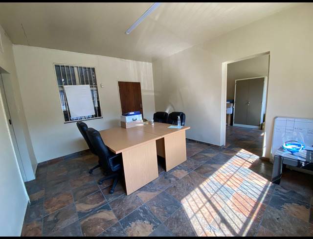 800M² WAREHOUSE FOR SALE IN DRIEHOEK